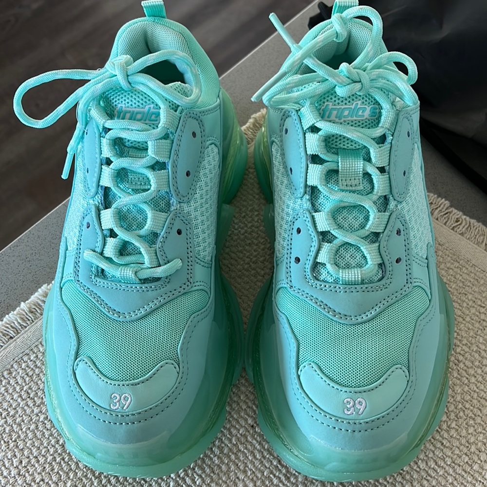 Balenciaga size 39 Triplec s